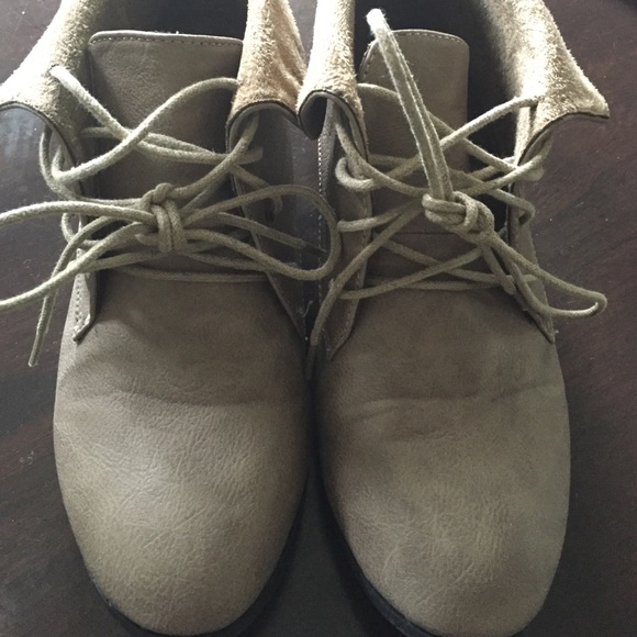 Taupe lace up booties - Picture 4 of 4
