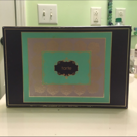 tarte "away oui go" limited edition 2015 box set