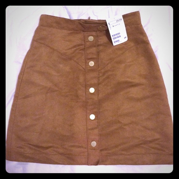 NWT H&M Button up suede skirt