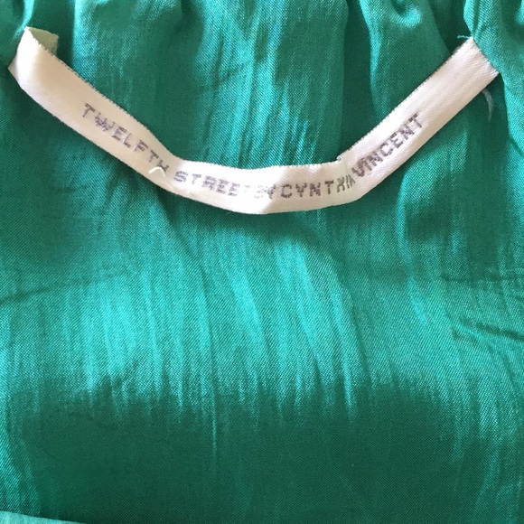 🚨FC🚨12 St by Cynthia Vincent Silk Cami - Picture 3 of 4