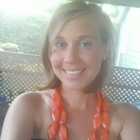 Meet your Posher, Ashley - Picture 1 of 1