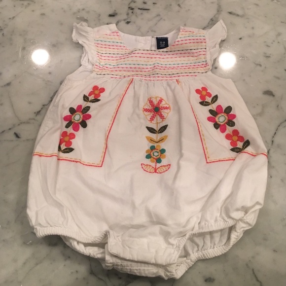 Girls OLD NAVY Pink /& White Floral Embroidered One-Piece Outfit 0-3 Months New