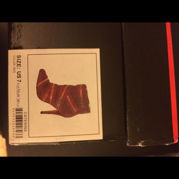 Shoes - Picture 2 of 3