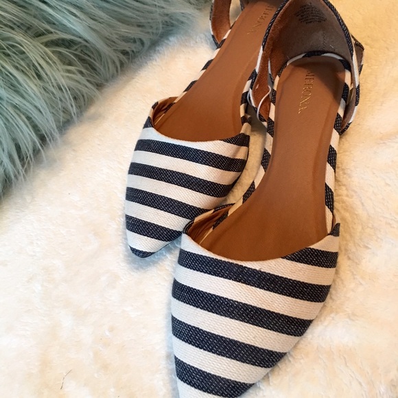 Merona pointed toe flats. Never worn.