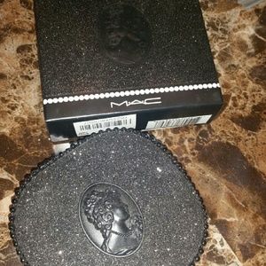 MAC holiday collection eye palette