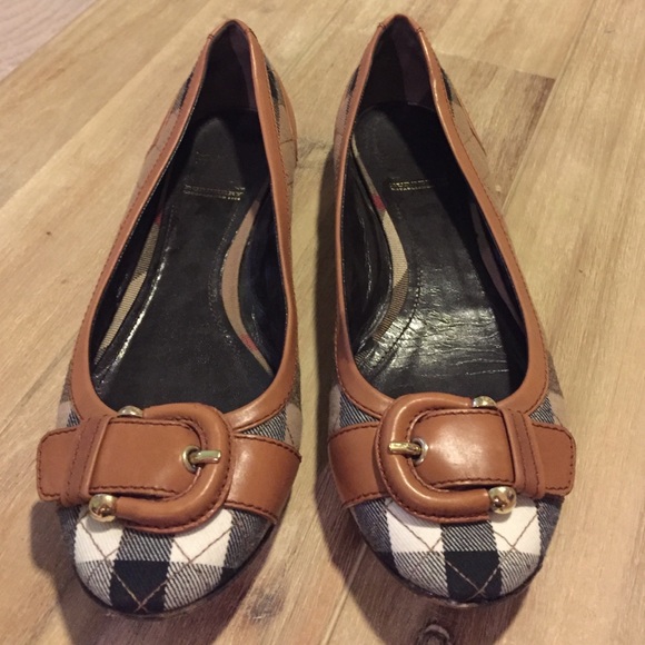 Burberry flats. Size 39