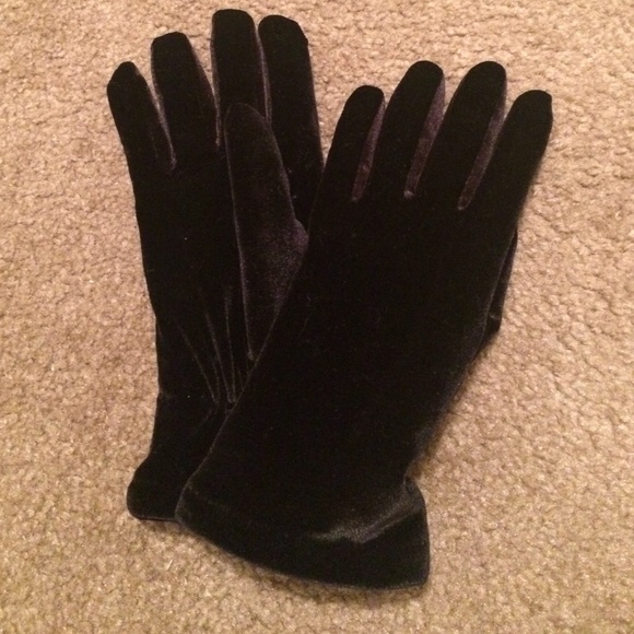 Black Velvet Winter Gloves