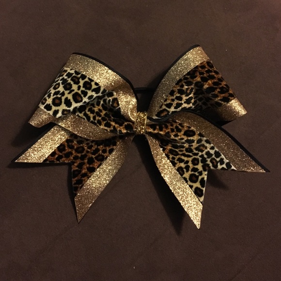 Cheer bow