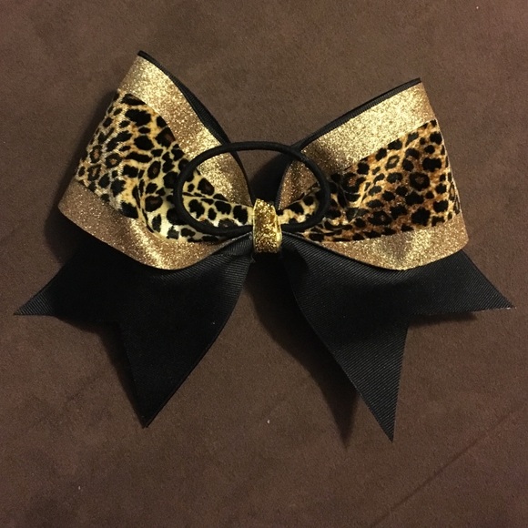 Cheer bow - Picture 2 of 2