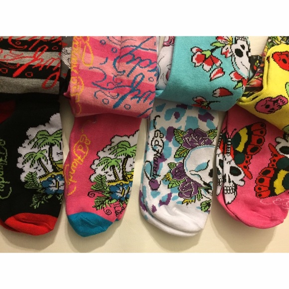12 Ed Hardy socks  - ($2 each) - Picture 3 of 3