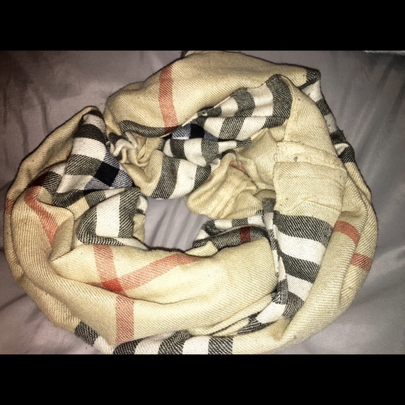 Scarf. Great condition. - Picture 2 of 2