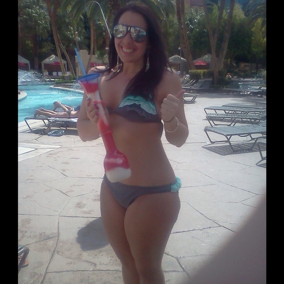 Meet your Posher, Meghan - Picture 4 of 4