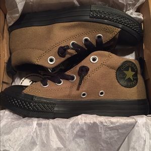 Boys Converse "No Tie" Sneakers