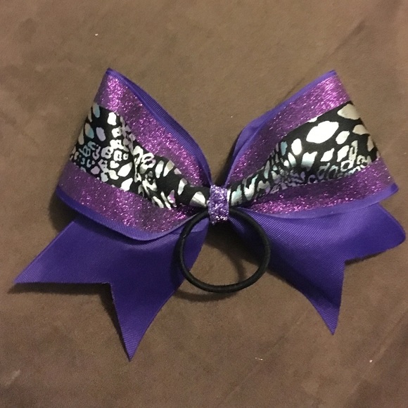Cheer bow - Picture 2 of 2