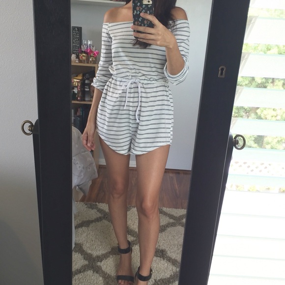 Blow Out Sale 🎉 Comfy Off The Shoulder Romper - Picture 3 of 4