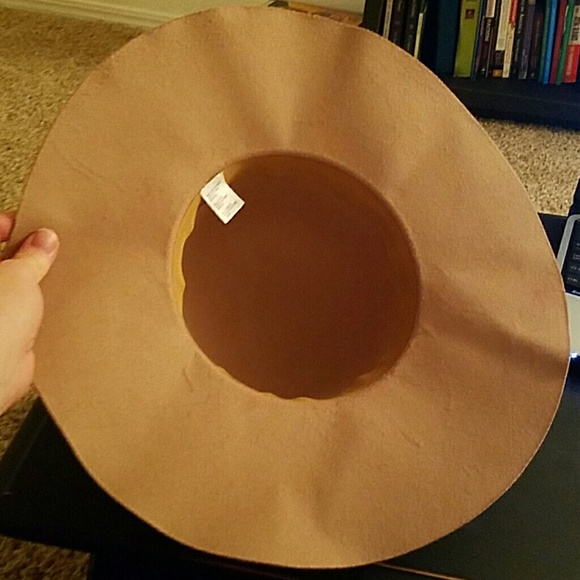 Tan hat - Picture 3 of 4