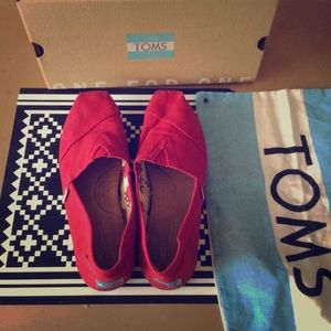 Toms
