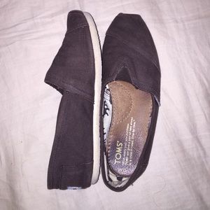 Brown TOMS size W7.5