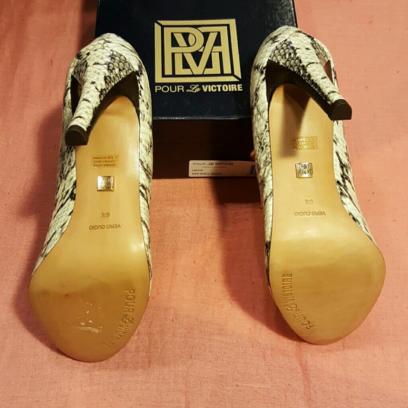 POUR LA VICTOIRE HEELS - Picture 4 of 4