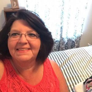 Meet your Posher, Lorie