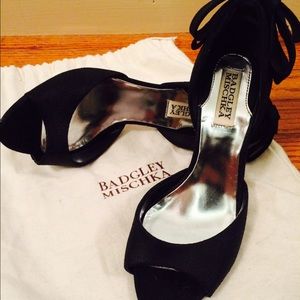 Badgley Mischka Peep Toe