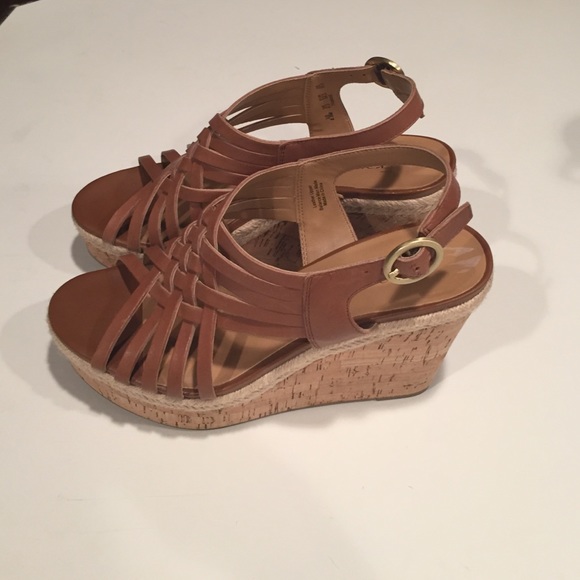 Brand New Franco Sarto Tan Wedges - Picture 3 of 3
