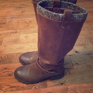 Brown boots