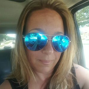 Meet your Posher, Shannon