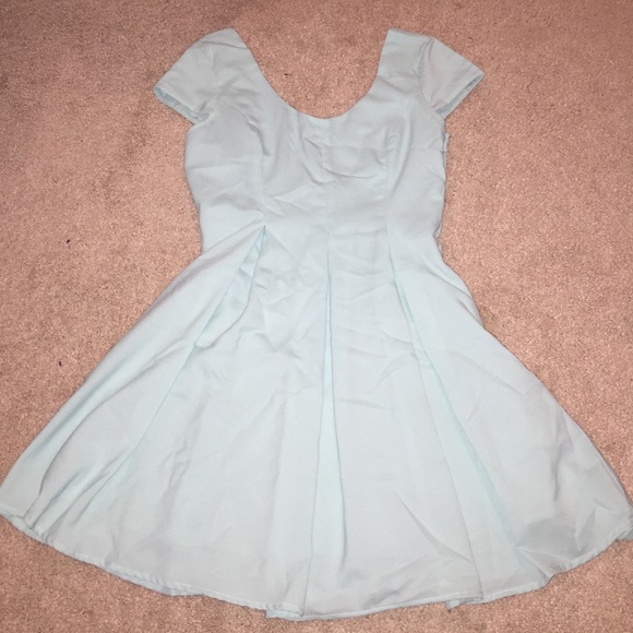 Low cut back women's dress - Picture 1 of 2