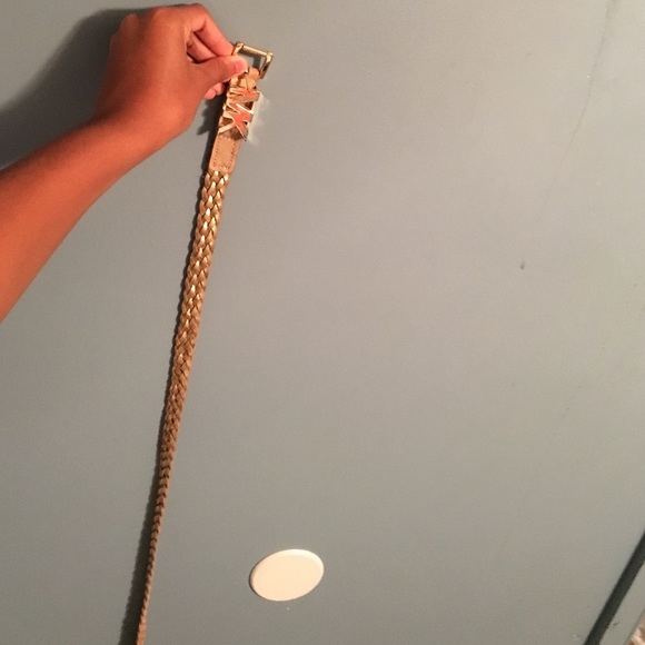 Mk distressed belt - Picture 2 of 4