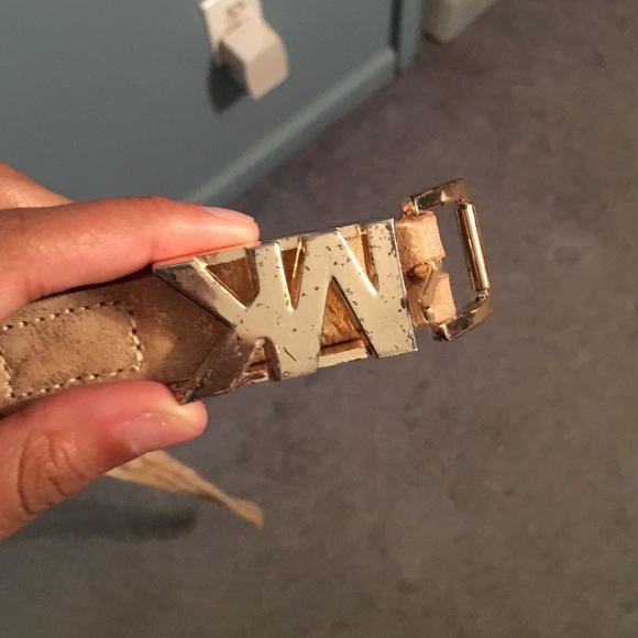 Mk distressed belt - Picture 4 of 4