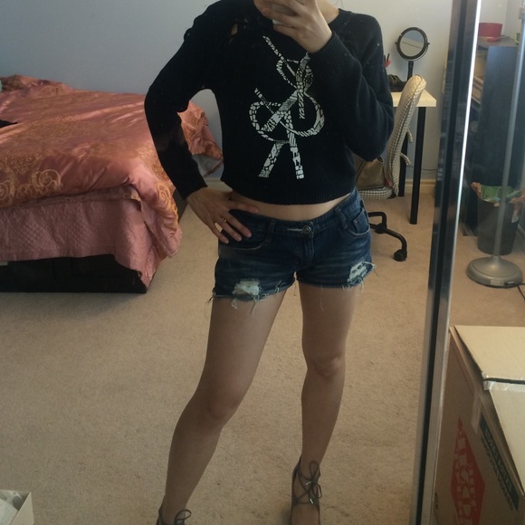 sweater - Picture 2 of 4