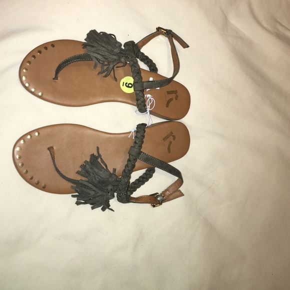 Sandals - Picture 1 of 3