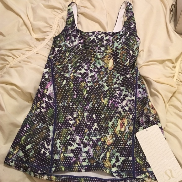 💜 B2G1! 💜NWT Lululemon Amala Tank size 4