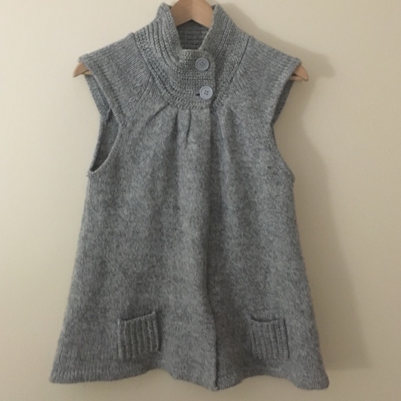 Sweaters - Flyaway boyfriend Sweater vest sleeveless gray M