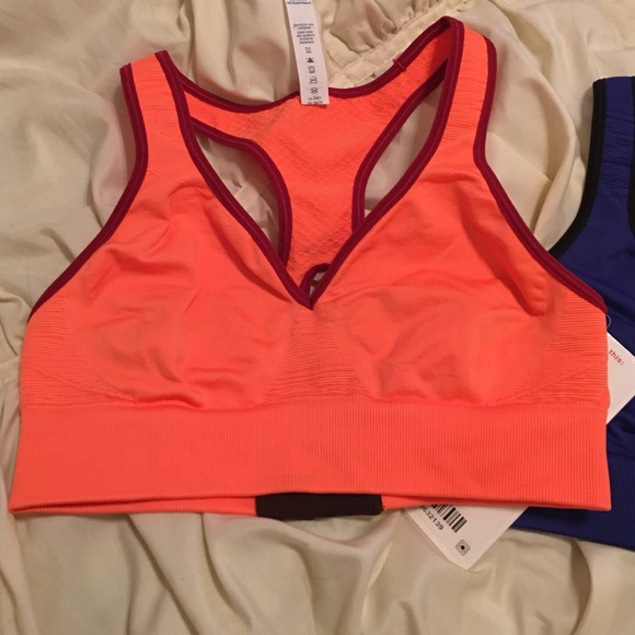 💜 B2G1! 💜NWT Lululemon Go Steady Bra(s) Size 4