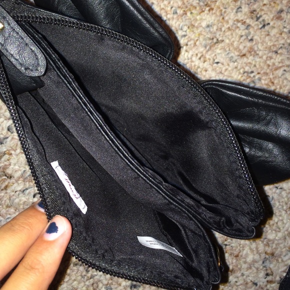 Black leather bow clutch - Picture 3 of 3