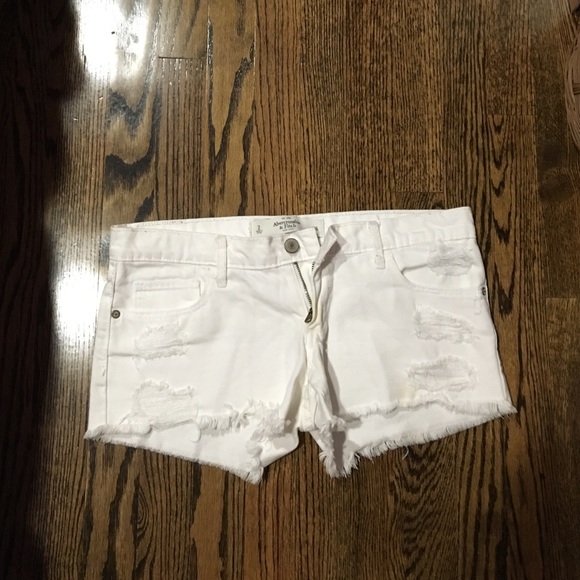 white Abercrombie shorts