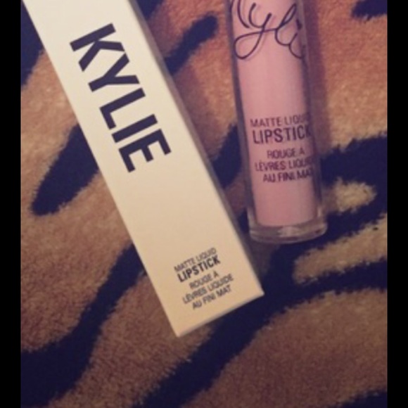 🚨WARNING🚨 KYLIE LIP KITS READ. SHARE! - Picture 3 of 4