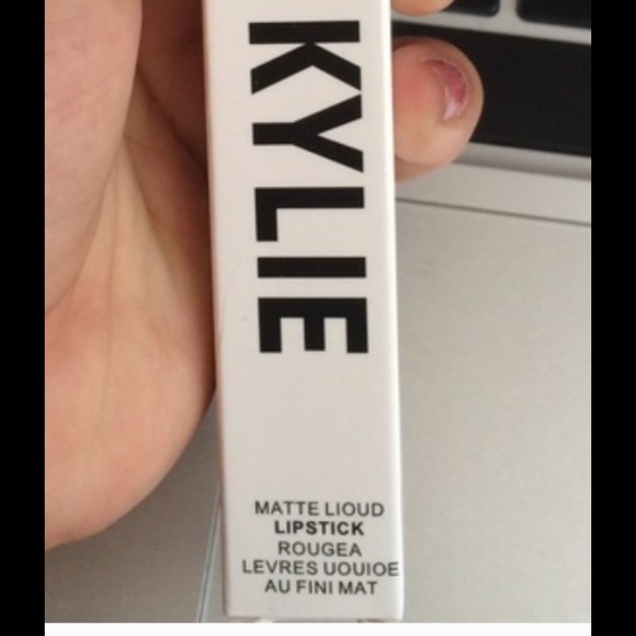 🚨WARNING🚨 KYLIE LIP KITS READ. SHARE! - Picture 4 of 4