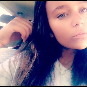 Meet your Posher, Kendra