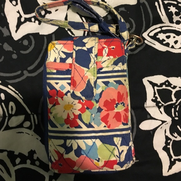 Vera Bradley wristlet - Picture 2 of 4