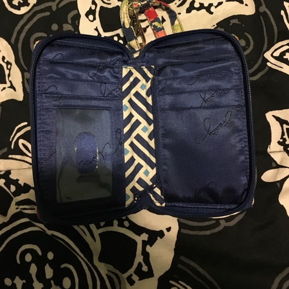 Vera Bradley wristlet - Picture 3 of 4