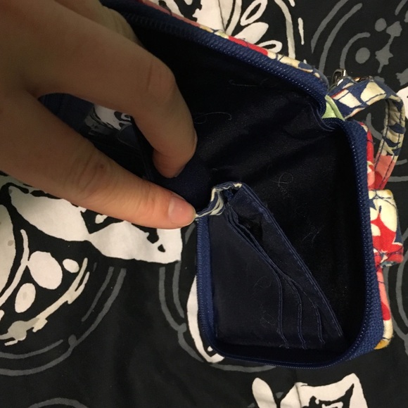 Vera Bradley wristlet - Picture 4 of 4