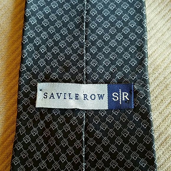 Men's Tie with Diamond shapes - Picture 3 of 3