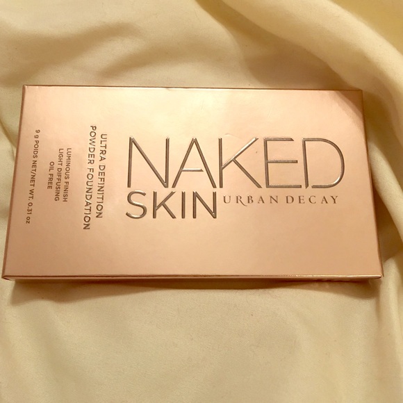 Urban Decay Other - Urban Decay Naked Skin Powder Foundation