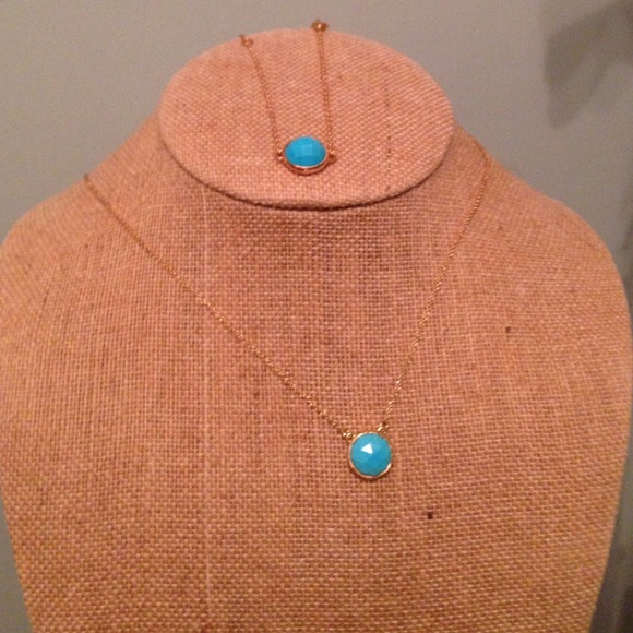Turquoise necklace and bracelet set