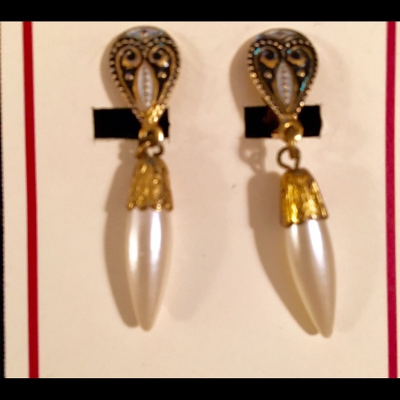 Vintage (circa 1922-24) gold/Pearl drop earrings