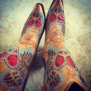 Corral heart peace sign boots