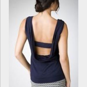 Diane Von Furstenberg black top